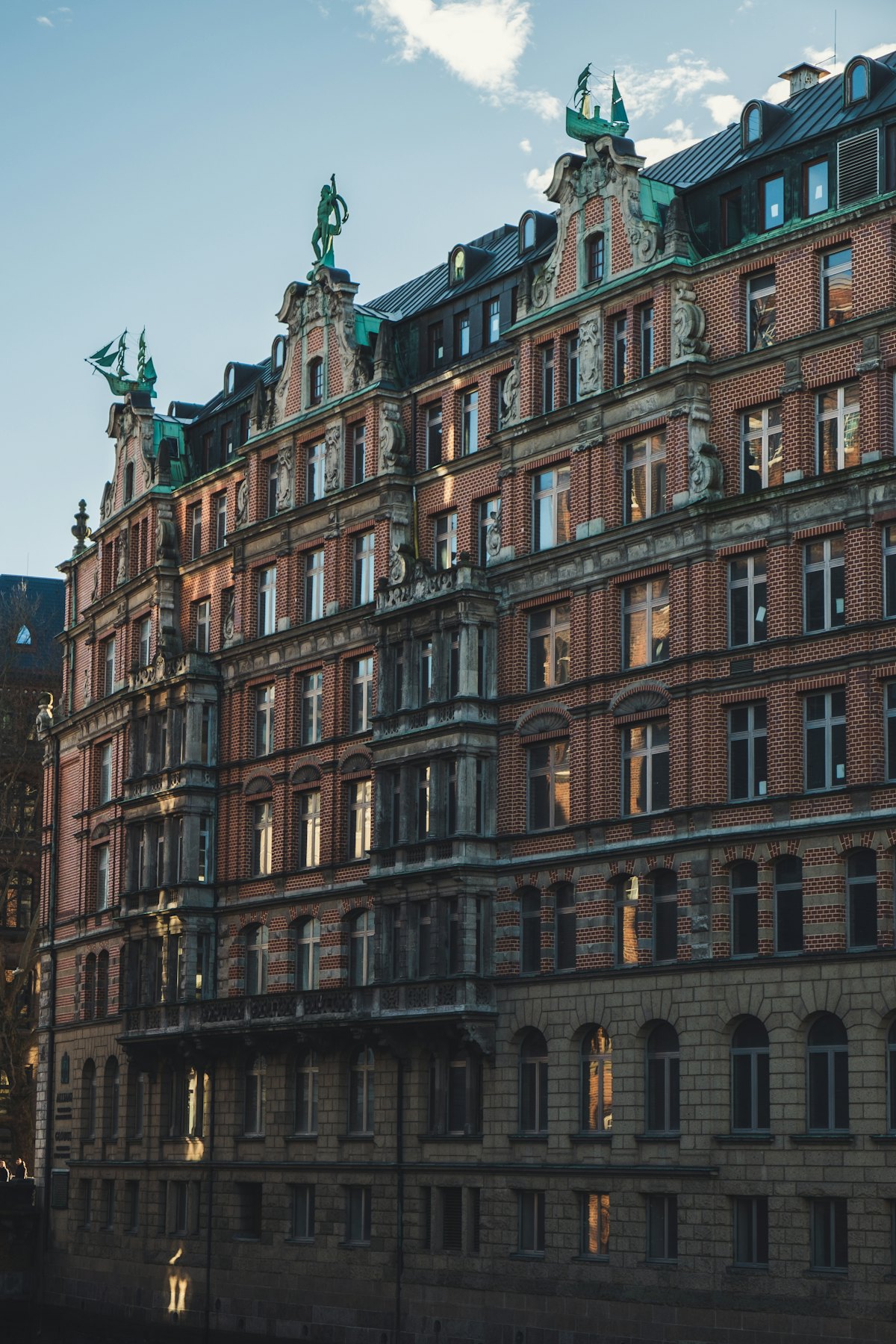 Wohn- und Geschäftshaus mit Ladenlokal